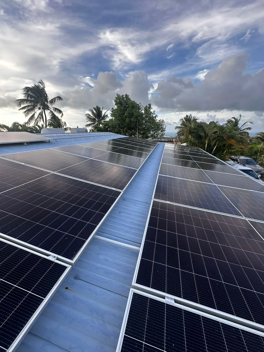 Vue drone installation photovoltaïque Gosier Guadeloupe