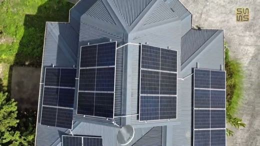 Vue drone du chantier solaire du Moule en Guadeloupe, installation de 12 kWc